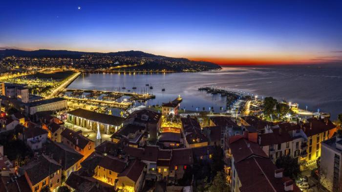 Sunny Old Town Apartment Koper Exterior foto